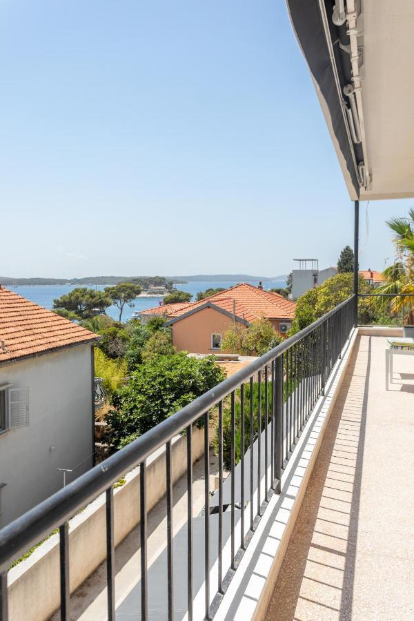 Hostel Villa Skansi Hvar Town Bagian luar foto